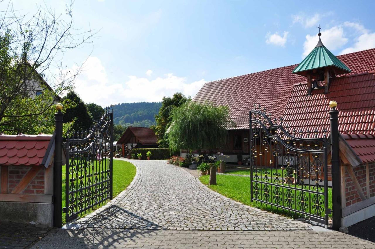 Landhotel Zur Pferdetränke Schleid Exterior foto