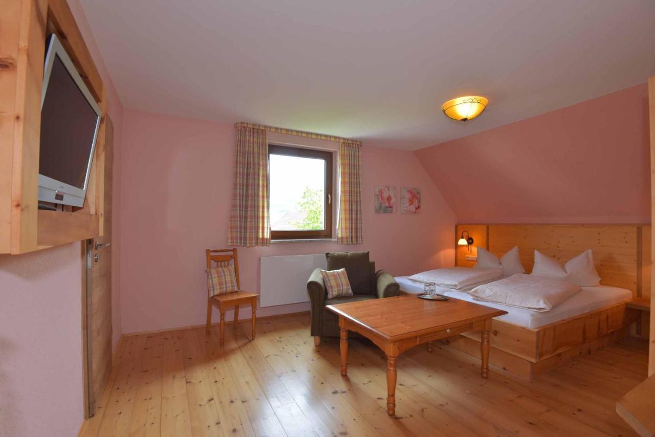 Landhotel Zur Pferdetränke Schleid Exterior foto